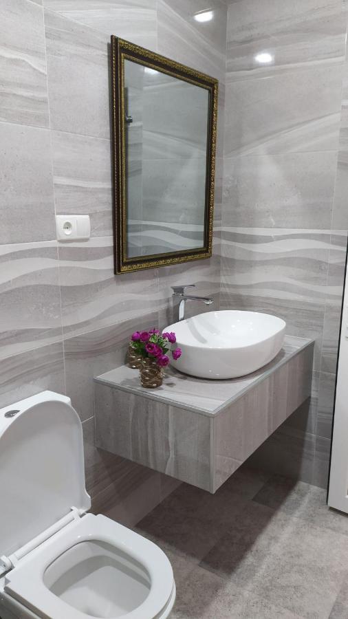 Elegant Hotel Kutaisi Eksteriør bilde