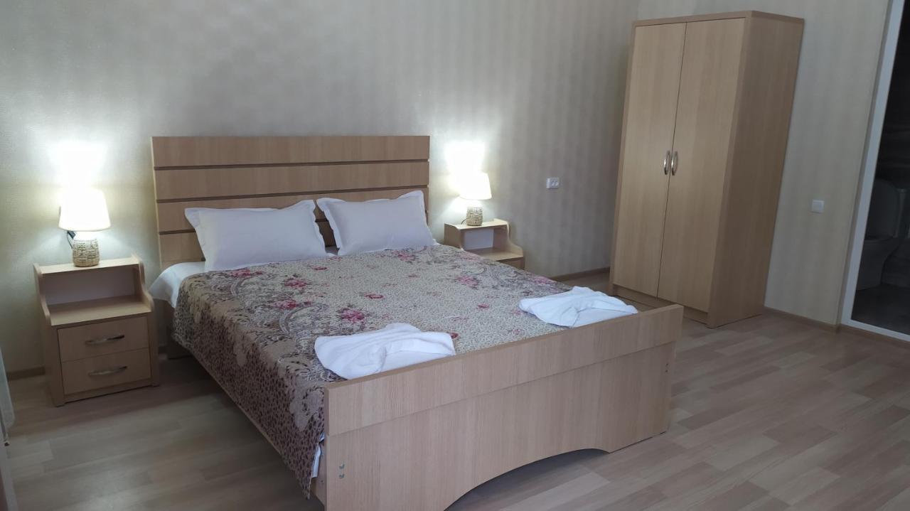 Elegant Hotel Kutaisi Eksteriør bilde